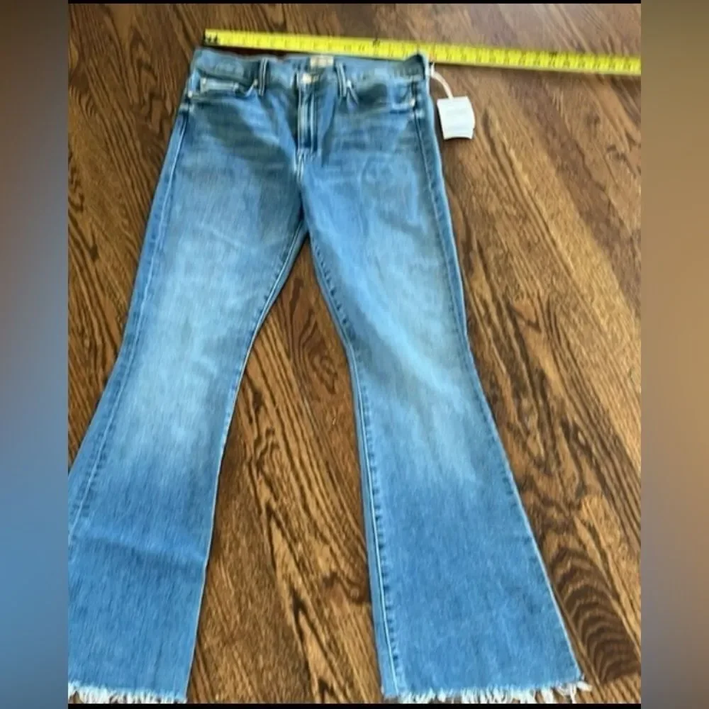 Mother The Weekender Fray size 32 Denim Blue Jeans Walking On Coals